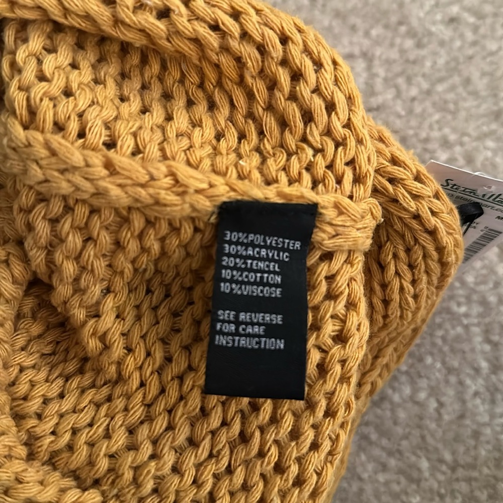 Love At First Find Sweater - Picture 6 of 6